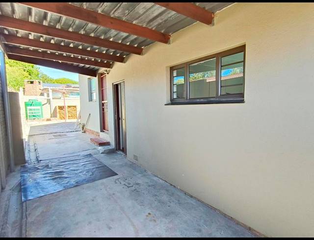 1 BEDROOM PROPERTY TO RENT IN BRACKEN HEIGHTS